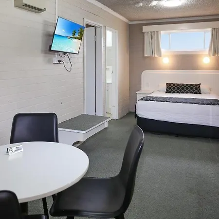 Cousins Motor Inn-2