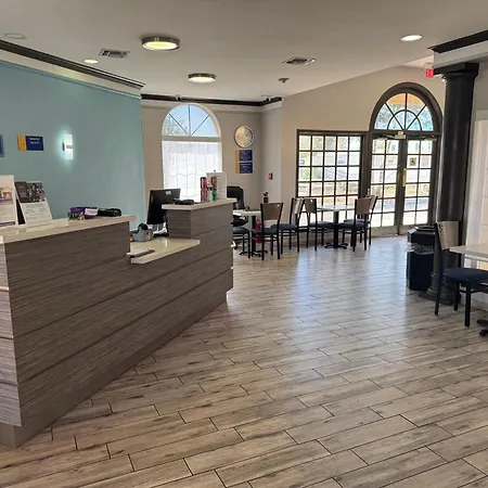 Days Inn By Wyndham Georgetown-3