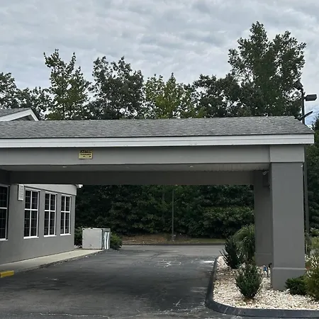 Super 8 By Wyndham Fayetteville-2