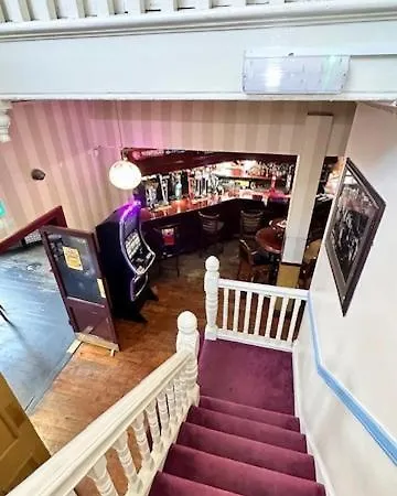 Shanahans B&B With Sports Bar-3