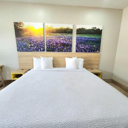 Days Inn By Wyndham Kenedy Karnes City-3
