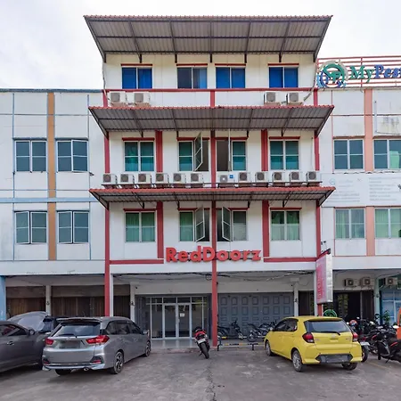 Reddoorz Plus Near Kepri Mall-2