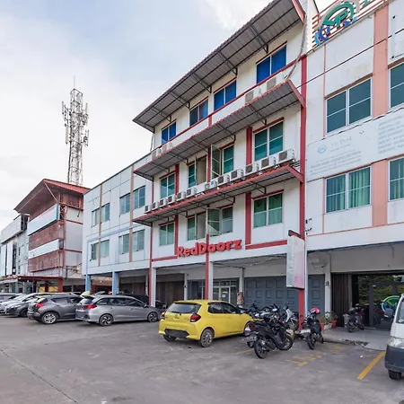 Reddoorz Plus Near Kepri Mall-2