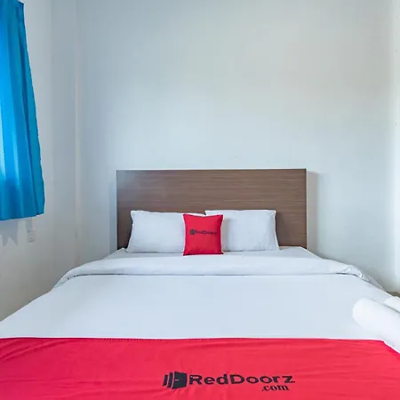 Reddoorz Plus Near Kepri Mall-3