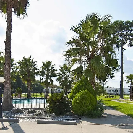 Winnie Inn Suites & Rv Park-3