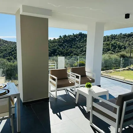 Hacienda El Sueno 3301-2