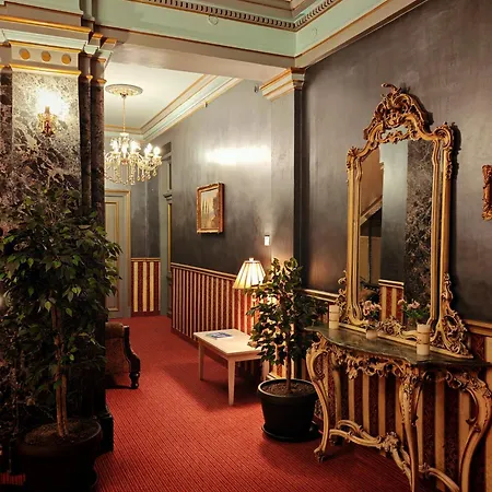 Noblesse Palace Old Town By Nf-3