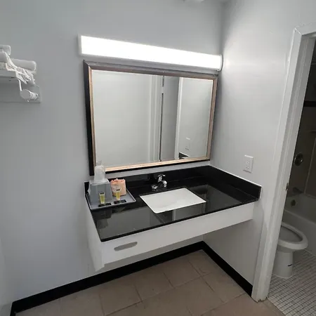 Economy Inn-2