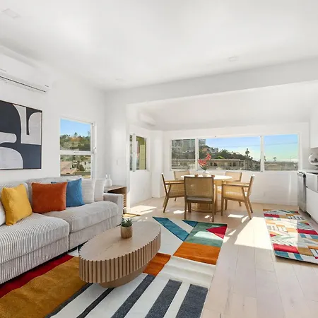 Pacific Coast Suites - Oceanfront Living-3