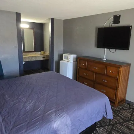 C Town Inn And Suites-2