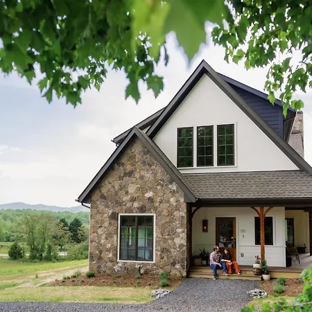 The Indigo House, An Adults Only, Modern Bed And Breakfast For Outdoorsy Humans And Kind Dogs-3