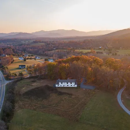 The Indigo House, An Adults Only, Modern Bed And Breakfast For Outdoorsy Humans And Kind Dogs-2