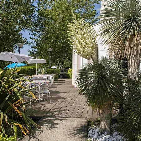 Ibis Budget Bordeaux Aeroport-3