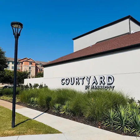 Courtyard By Marriott Waco-3