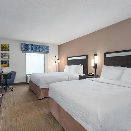 Hampton Inn Akron-South-2