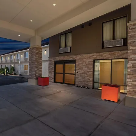 Red Roof Inn Plus+ & Suites Malone-2