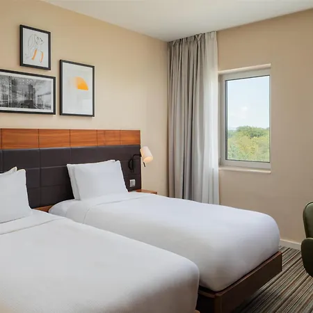 Hilton Garden Inn Frankfurt Airport-2