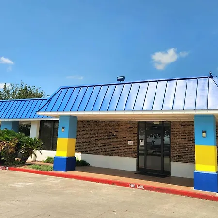 Days Inn By Wyndham Seguin Tx-3