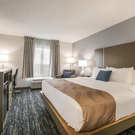 Quality Inn Marquette-3