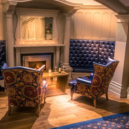 Bishop'S Gate Hotel-3