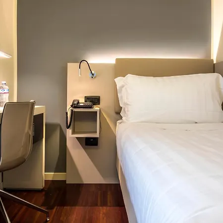 43 Station Hotel-3