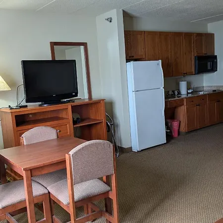 Madelia Hotel & Suites-3