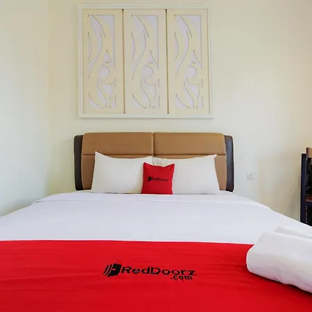 Reddoorz Plus Near Ferry Terminal Batam Center-3