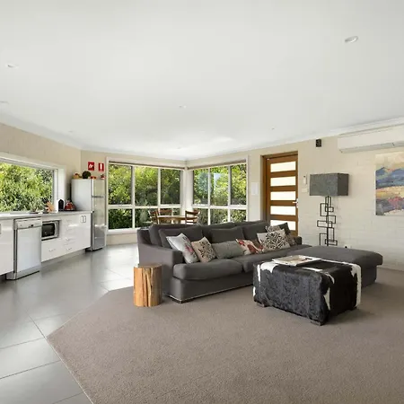 Lakeview Luxury Retreat-2