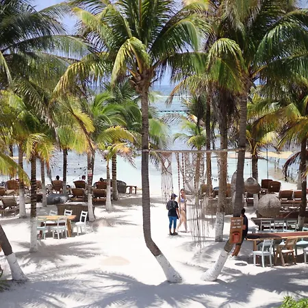 Noah Beach Hotel & Suites-2