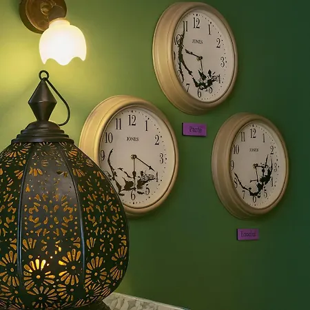 Walled Off Hotel Paris-3