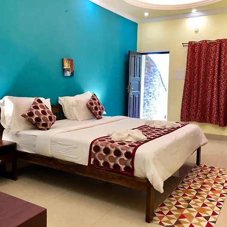 Shanu'S Seaside Inn - A Family-Run Guesthouse Just 100 Metres From Candolim Beach-2