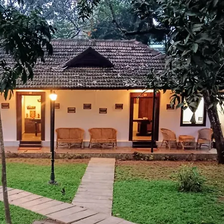 Shantitheeram Ayurveda Lakeside Heritage Resort-2