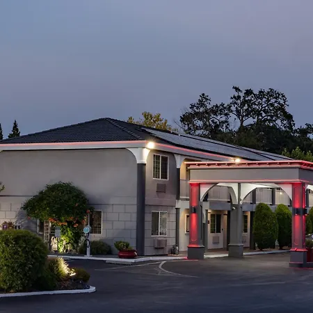 The Orchard Hotel Ukiah Wine Country Free Breakfast, Pool, & Hot Tub-3