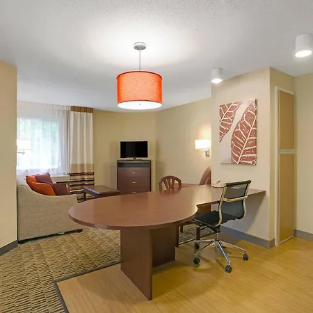 Mainstay Suites Detroit Auburn Hills-3