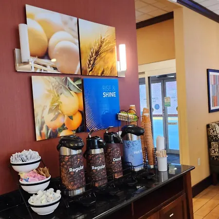 Comfort Inn Ballston-3