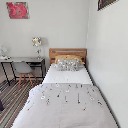 Hudsons Guest House - Adults Only-2
