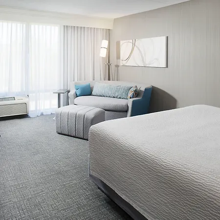 Courtyard By Marriott Ann Arbor-3