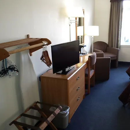 Days Inn By Wyndham Great Falls-2