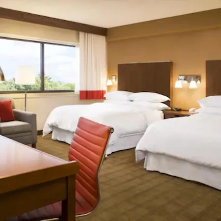 Four Points By Sheraton Edmundston Hotel & Conference Center-3