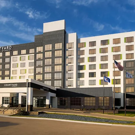 Courtyard By Marriott Edina Bloomington-3