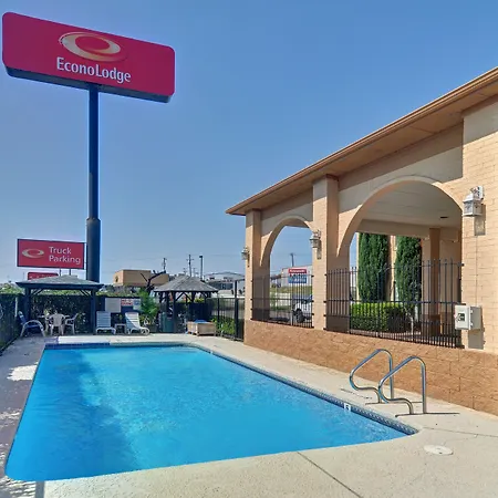 Super 8 By Wyndham Decatur Texas-2