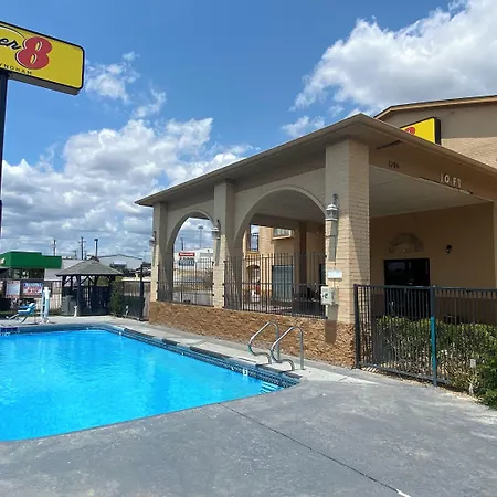 Super 8 By Wyndham Decatur Texas-3