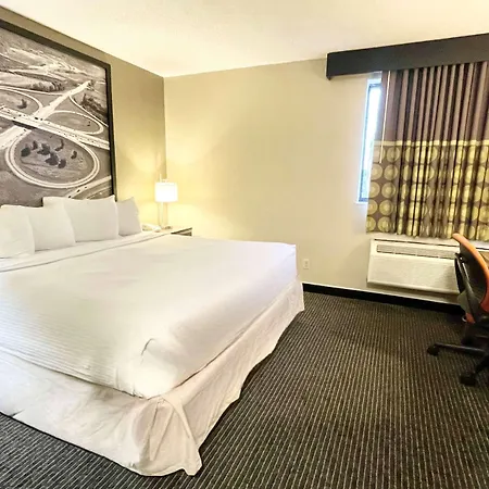 Super 8 By Wyndham St Charles-2