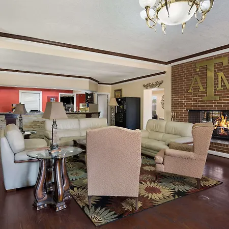 Knights Inn College Station-2