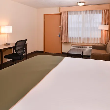 Days Inn By Wyndham Wauseon-2
