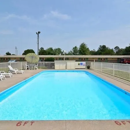 Americas Best Value Inn Iola-3