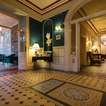 Macdonald Leeming House-3