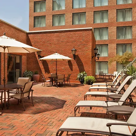 Sheraton Suites Old Town Alexandria-2