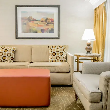 Embassy Suites By Hilton Lexington Green-3