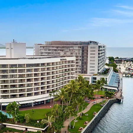Hilton Cairns-3